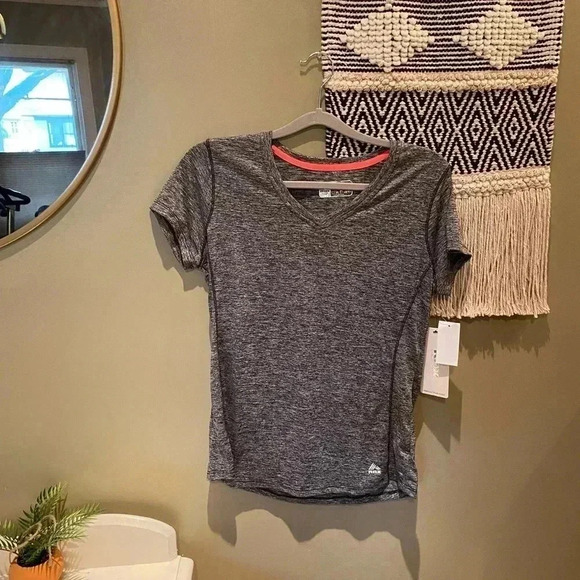 RBX GRAY WORKOUT SHORT SLEEVE NWT M - Picture 1 of 5